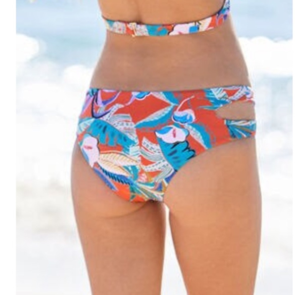 NWT PacSun reversible cut out bikini bottoms, size S